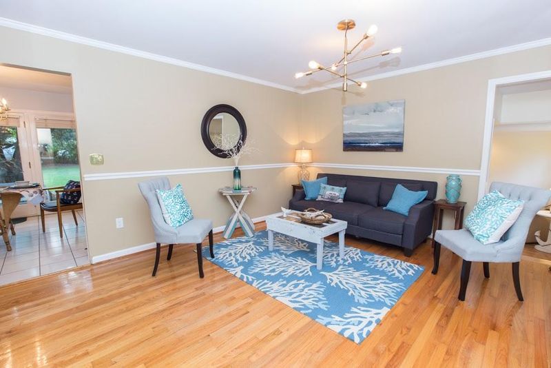 1109 Leeward Ave, Charleston, SC 29412
