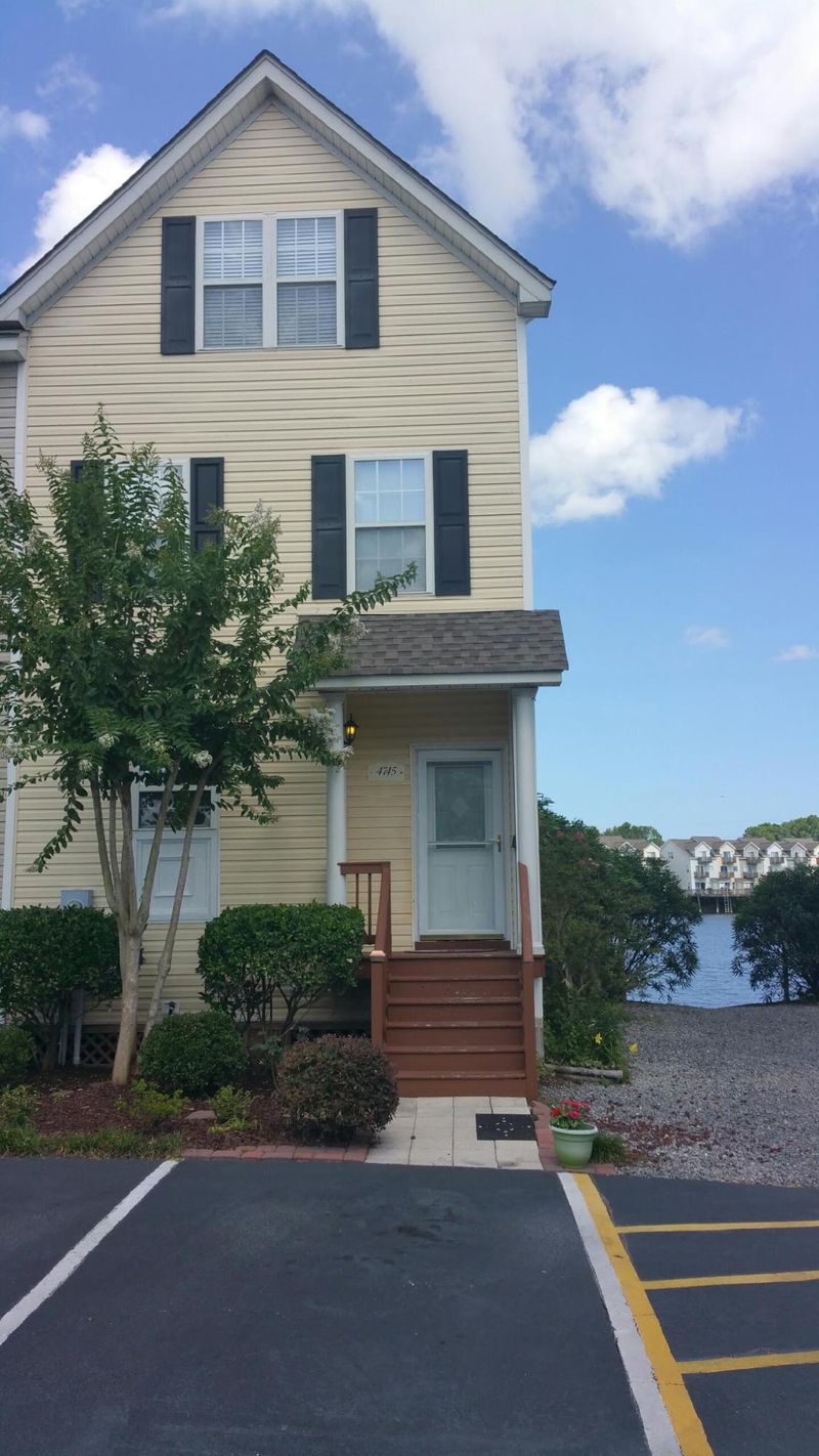 4745 Arco Ln, North Charleston, SC 29418