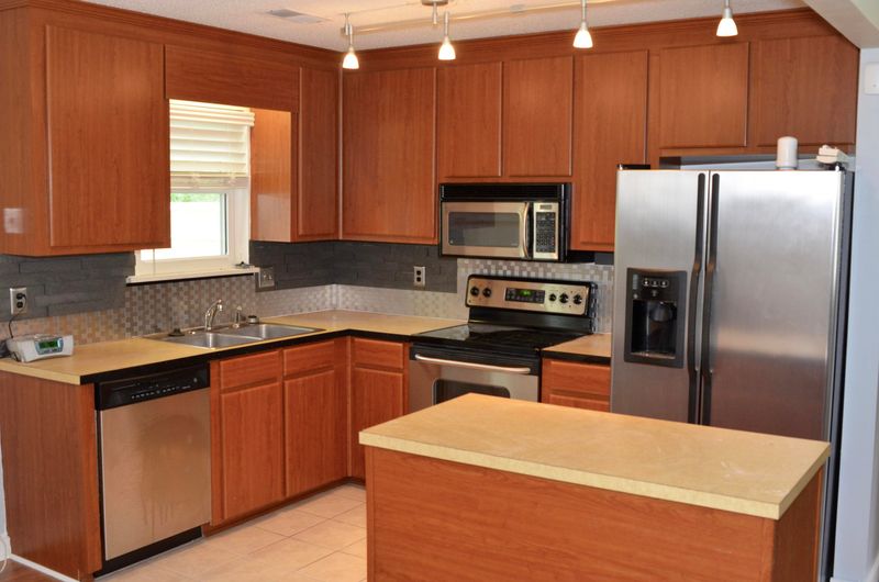 311 Village Green Cir, Summerville, SC 29486