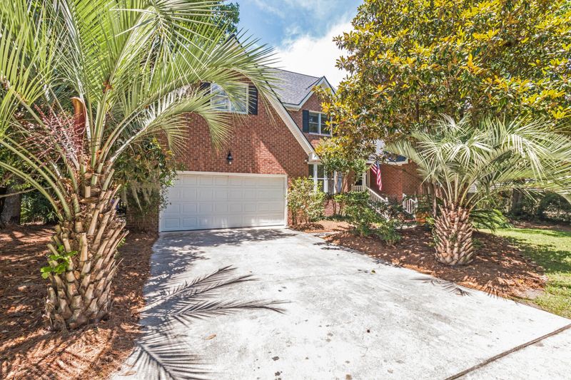 574 Hobcaw Bluff Dr, Mount Pleasant, SC 29464
