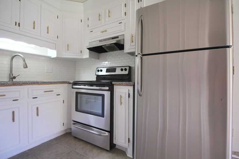 310 White Church Ln, Summerville, SC 29485