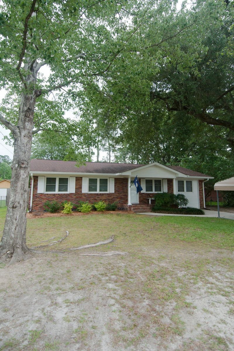 102 Tupelo Dr, Summerville, SC 29485