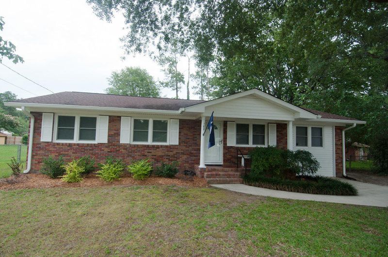 102 Tupelo Dr, Summerville, SC 29485