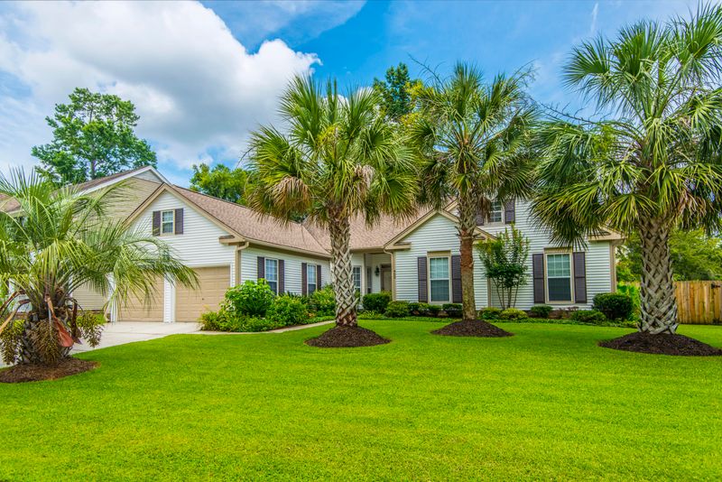402 Thomaston Ave, Summerville, SC 29485