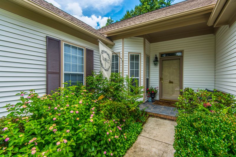 402 Thomaston Ave, Summerville, SC 29485
