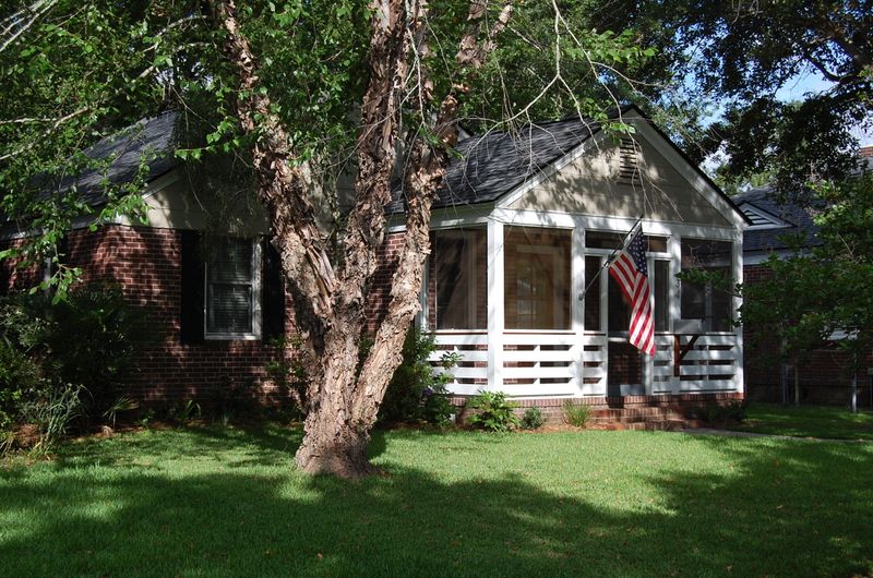 34 Colleton Dr, Charleston, SC 29407