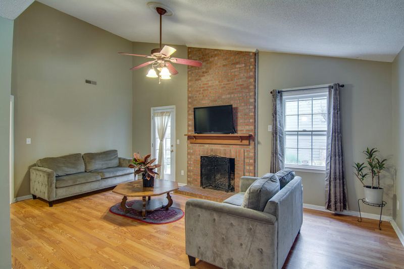 120 Towne Square Rd, Summerville, SC 29485