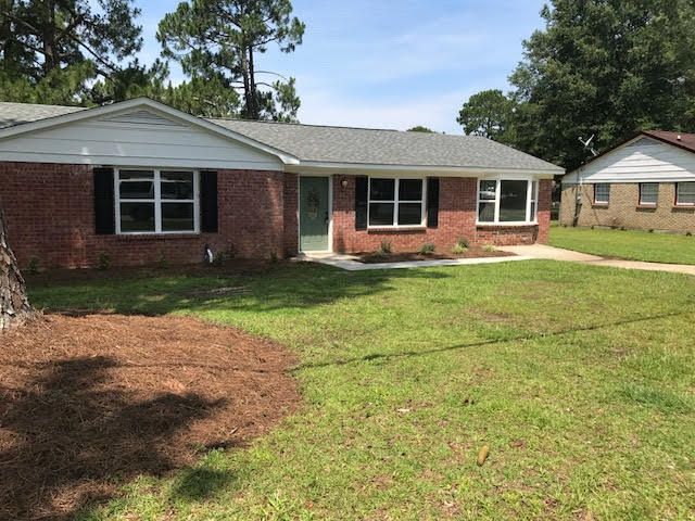 7637 Stonehaven Dr, North Charleston, SC 29420