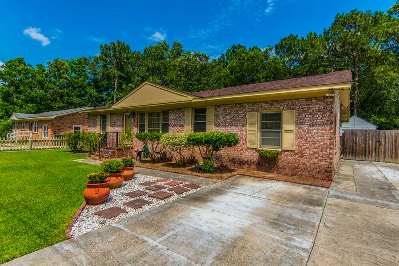 107 Gator Dr, Goose Creek, SC 29445