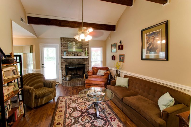 1987 Vestry Dr, Charleston, SC 29414