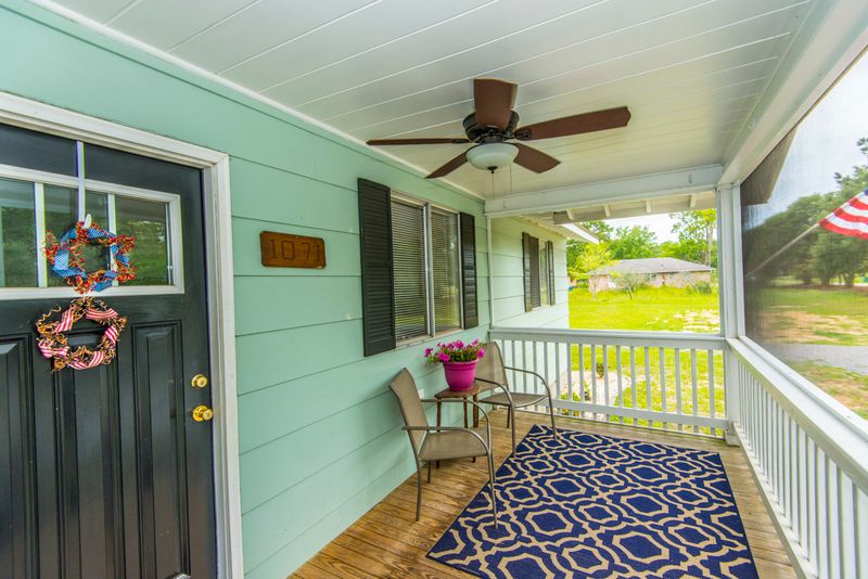 1071 Bee Hive Rd, Awendaw, SC 29429