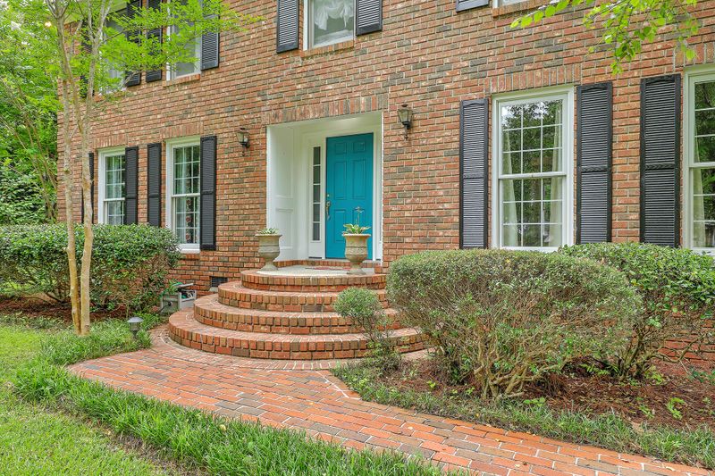 114 Dorchester Ave, Summerville, SC 29483