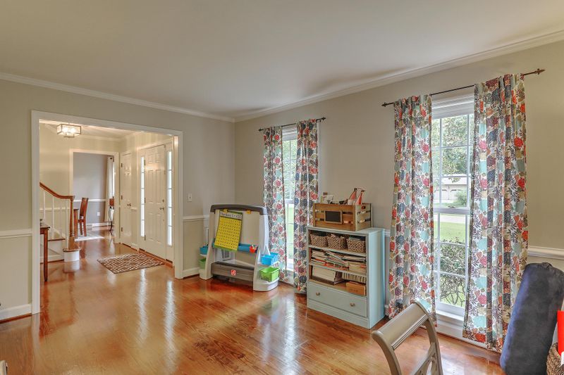 114 Dorchester Ave, Summerville, SC 29483