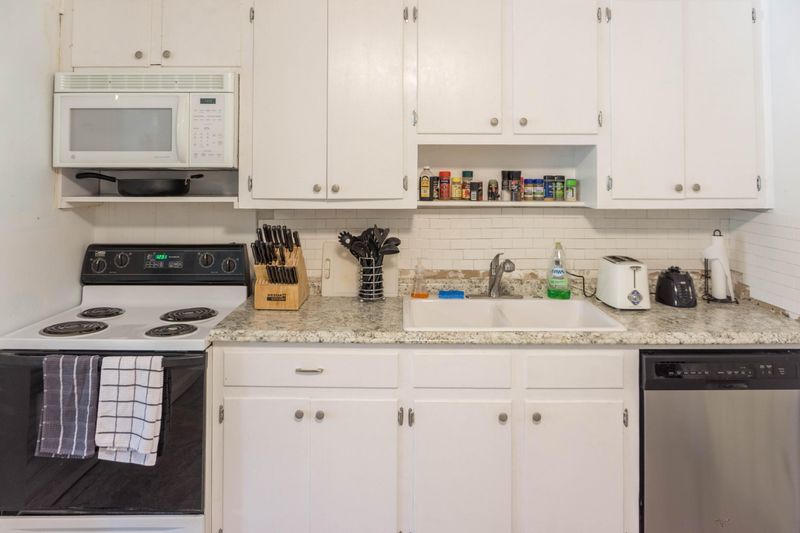 1568 Castlewick Ave, Johns Island, SC 29455