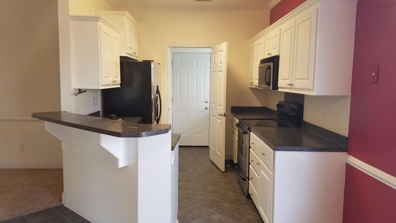 7700 Eagle Lake Rd, North Charleston, SC 29418
