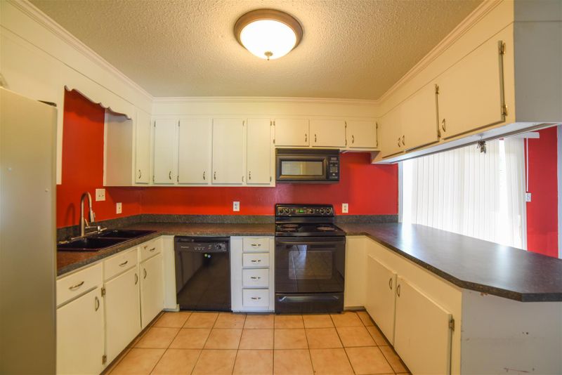 107 Jean Wells Dr, Goose Creek, SC 29445