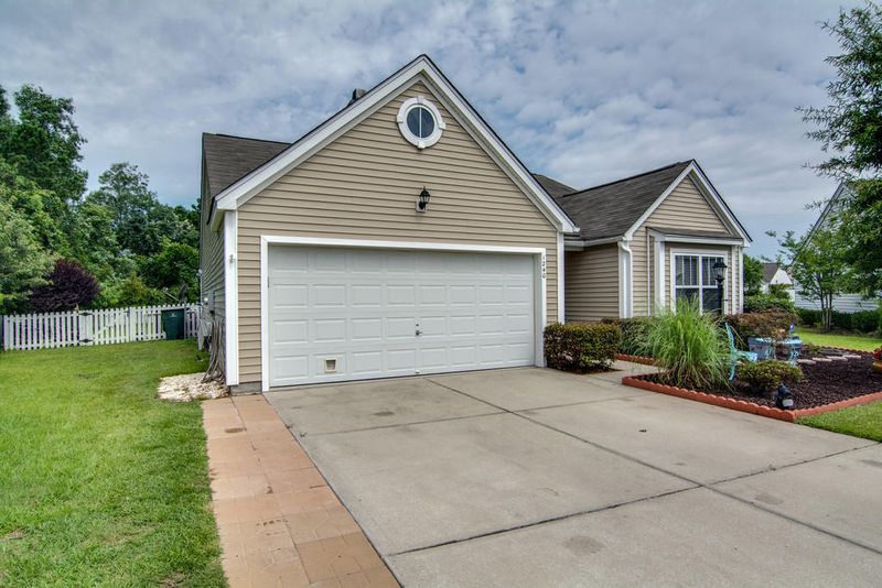 1240 Wando Shores Dr, Charleston, SC 29492