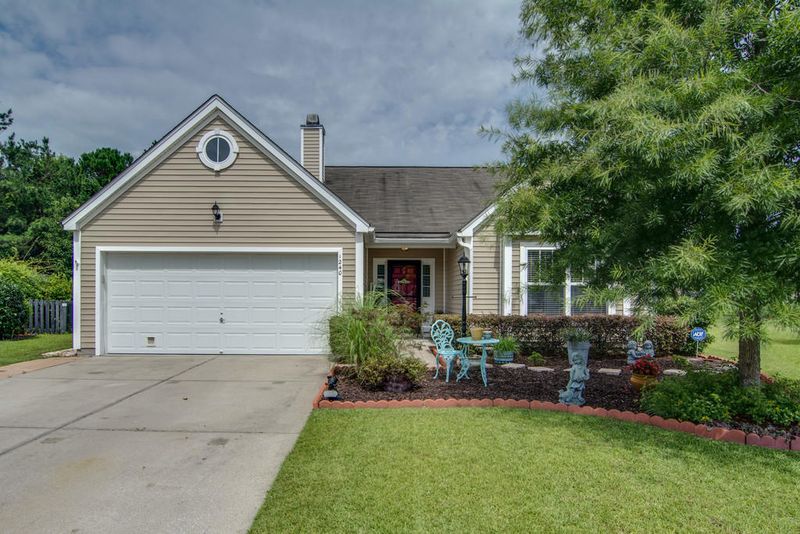 1240 Wando Shores Dr, Charleston, SC 29492