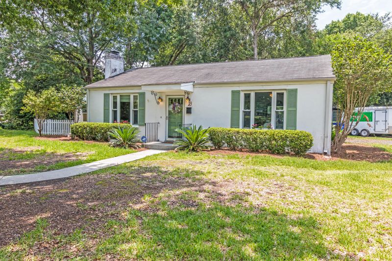 2 Ashdale Dr, Charleston, SC 29407