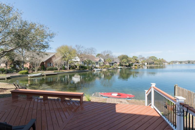 1327 Deep Water Dr, Mount Pleasant, SC 29464