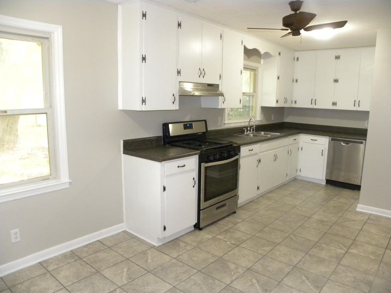 6 Elmora Ave, Goose Creek, SC 29445