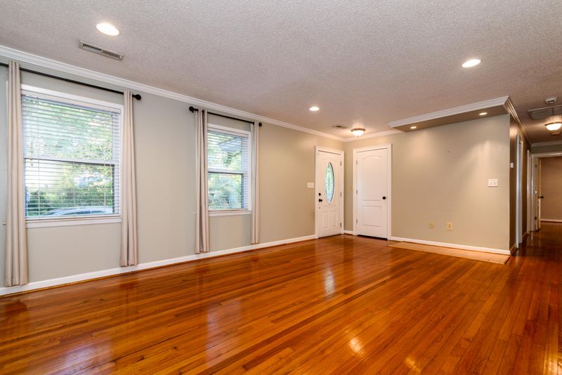 756 Fort Johnson Rd, Charleston, SC 29412