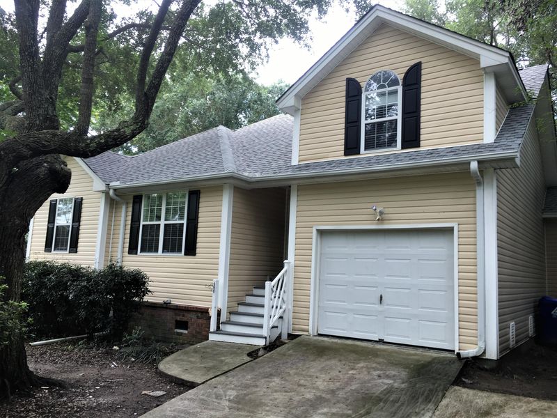 1211 Valley Forge Dr, Charleston, SC 29412