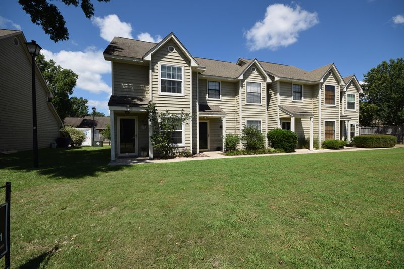 1729 Deer Path Dr, Mount Pleasant, SC 29464
