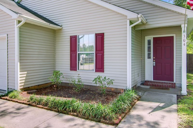 304 Shagbark Ct, Ladson, SC 29456