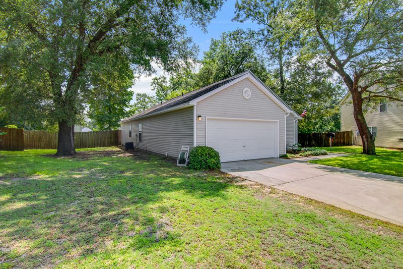 304 Shagbark Ct, Ladson, SC 29456