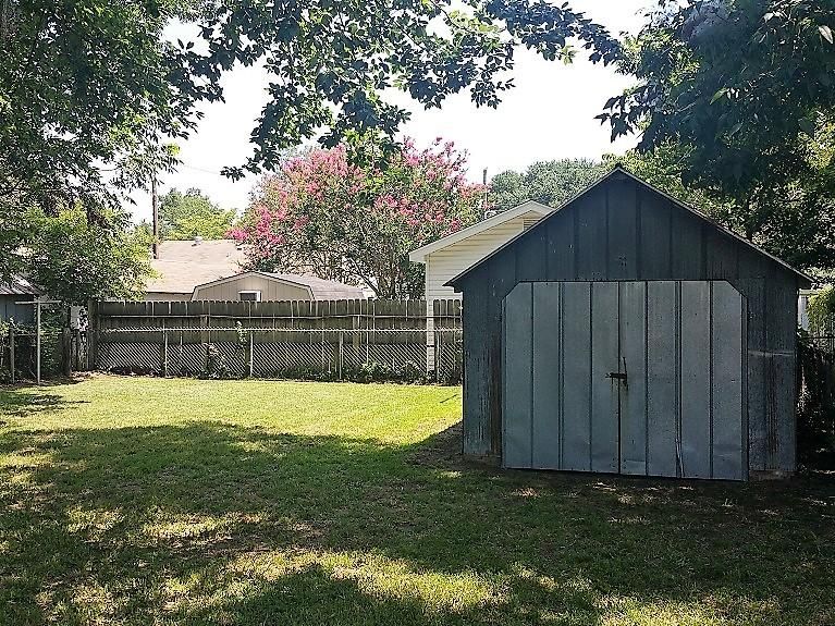 5826 Sledge St, Hanahan, SC 29410
