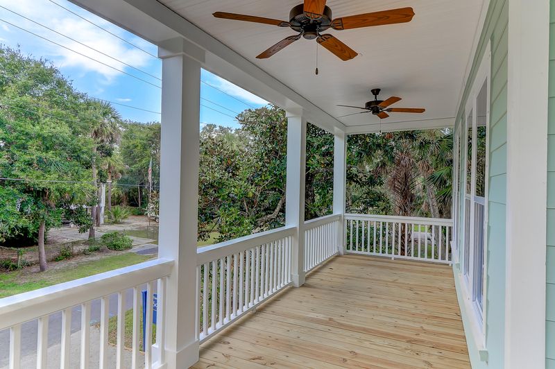 219 E Huron Ave, Folly Beach, SC 29439