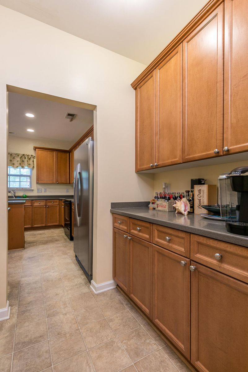 8717 Silver Creek Ln, North Charleston, SC 29420