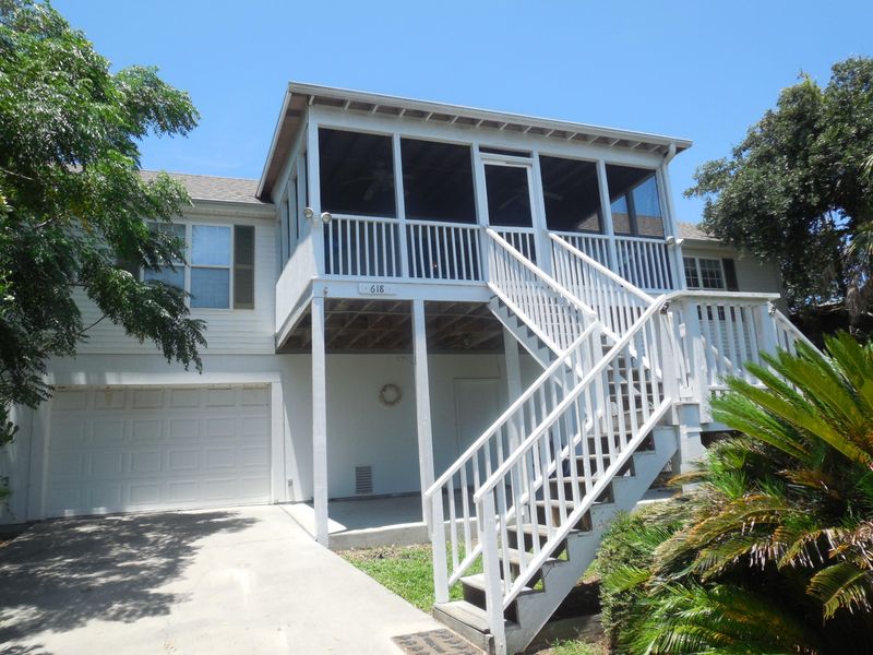 618 E Ashley Ave, Folly Beach, SC 29439