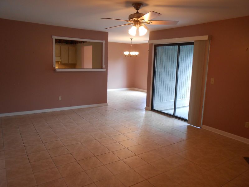 303 Greenmeadow Dr, Goose Creek, SC 29445