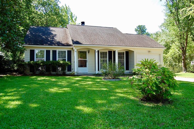 105 Bronwen Ct, Goose Creek, SC 29445