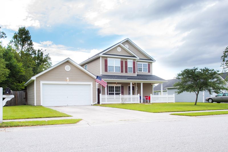 612 Savannah River Dr, Summerville, SC 29485