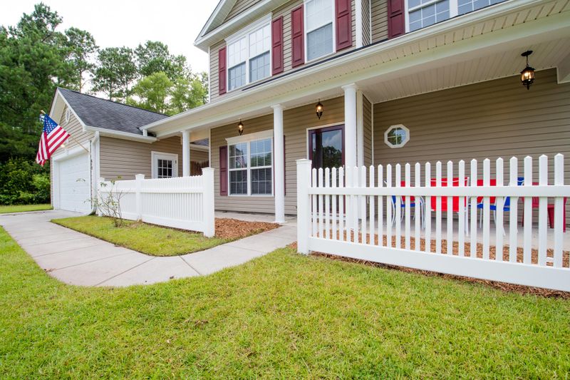 612 Savannah River Dr, Summerville, SC 29485