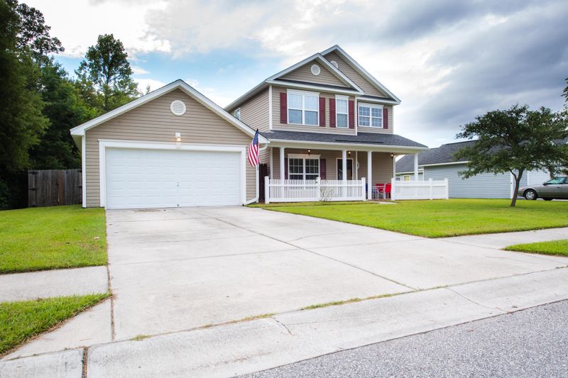 612 Savannah River Dr, Summerville, SC 29485