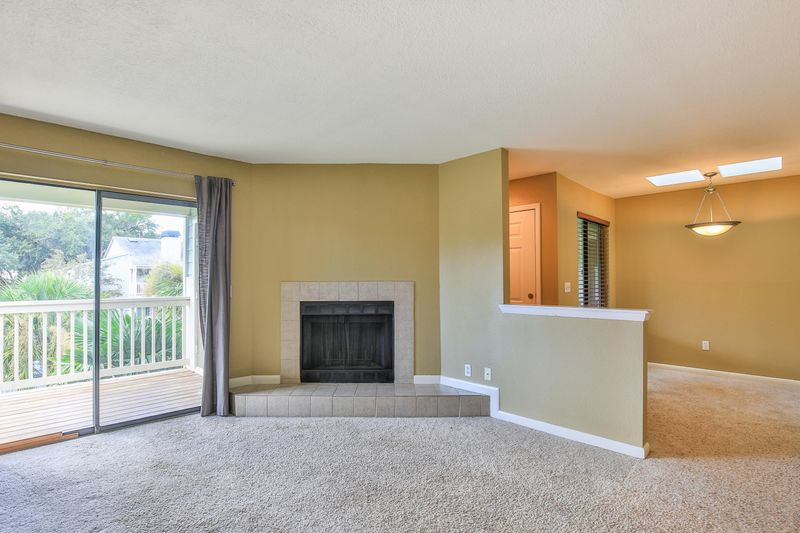 1481 Center St Extension 204, Mount Pleasant, SC 29464