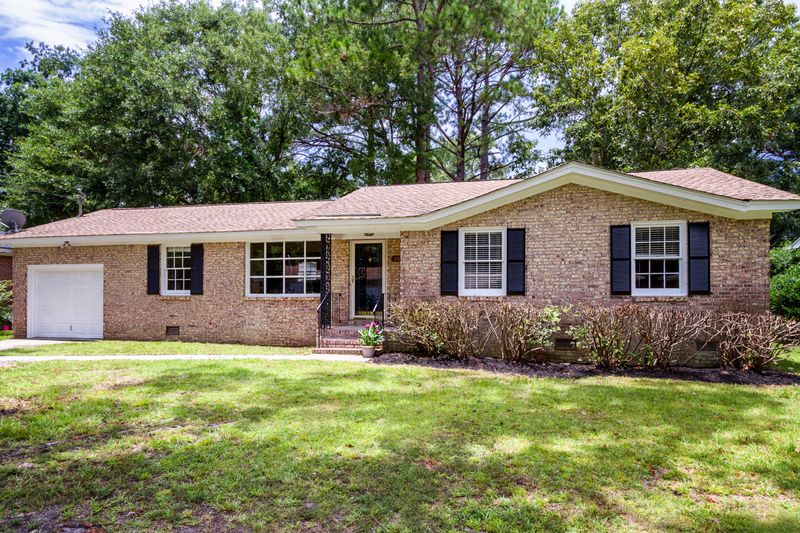 2080 Bishop Dr, Charleston, SC 29414