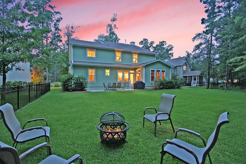 1725 Wellstead St, Mount Pleasant, SC 29466