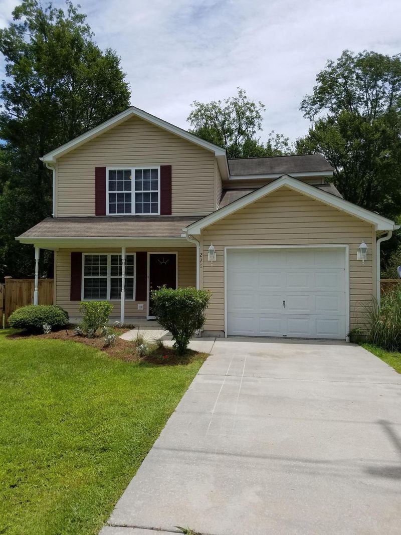 220 Lindy Creek Rd, Goose Creek, SC 29445