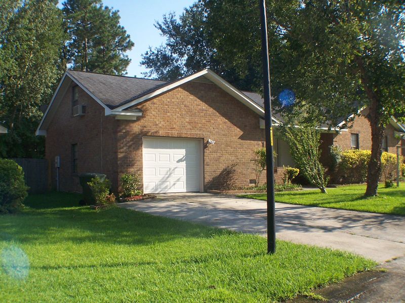 440 Fox Hunt Rd, Goose Creek, SC 29445