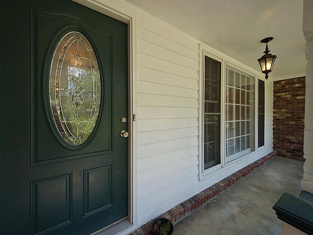 407 Lakeview Dr, Summerville, SC 29485