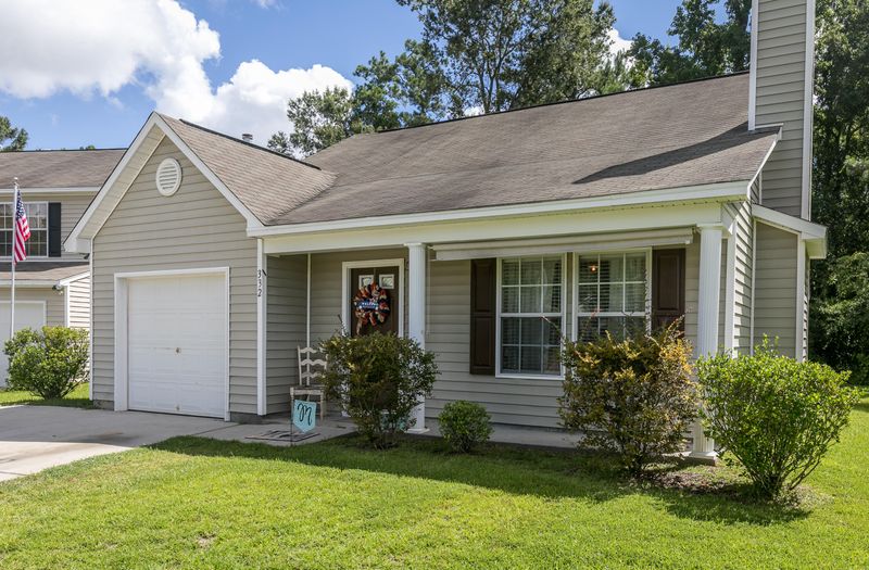 332 Aberdeen Cir, Summerville, SC 29483