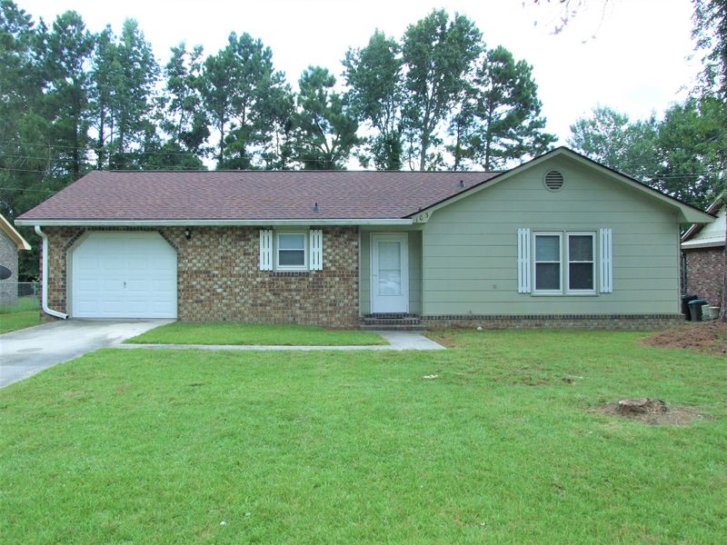103 Glenda Vw, Ladson, SC 29456