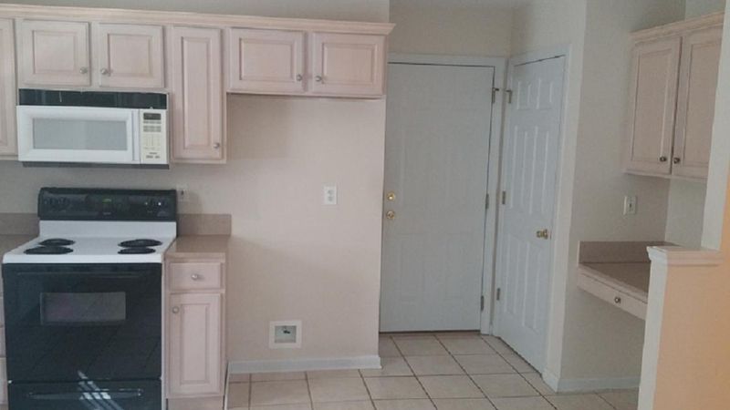 7814 Sabalridge Dr, North Charleston, SC 29418