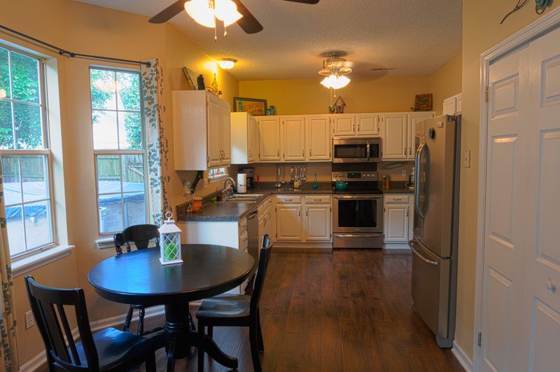111 Candleberry Cir, Goose Creek, SC 29445