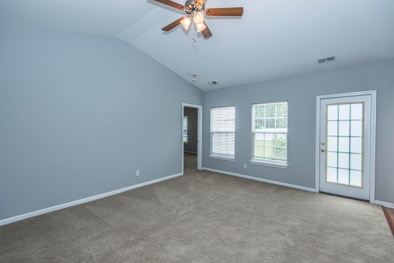 1282 Palm Cove Dr, Charleston, SC 29492